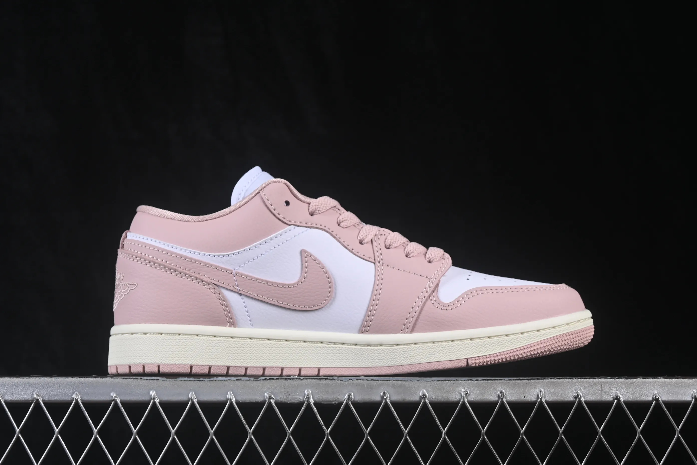 All categories Air Jordan Jordan series basketball shoes Air Jordan 1 Low G version pure original Air Jordan 1 Low AJ1 Joe 1 white pink low-top retro culture basketball shoes DC0774-162